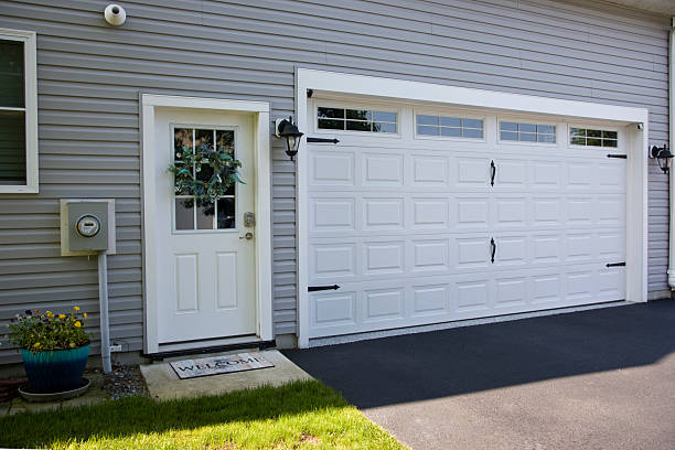 24/7 Emergency Garage Door Panel Replacement experts in Chena Ridge, AK